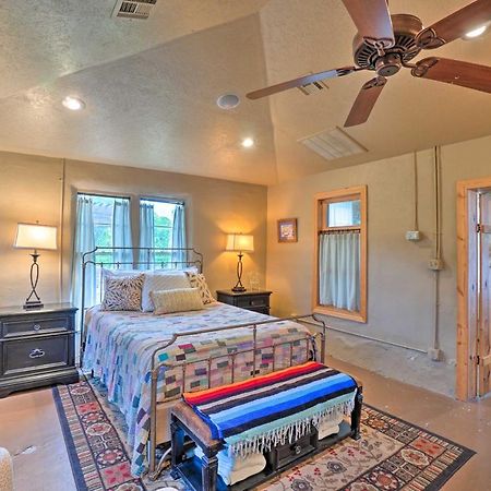 Enchanting Hilltop Cottage In Medicine Park! Exterior photo
