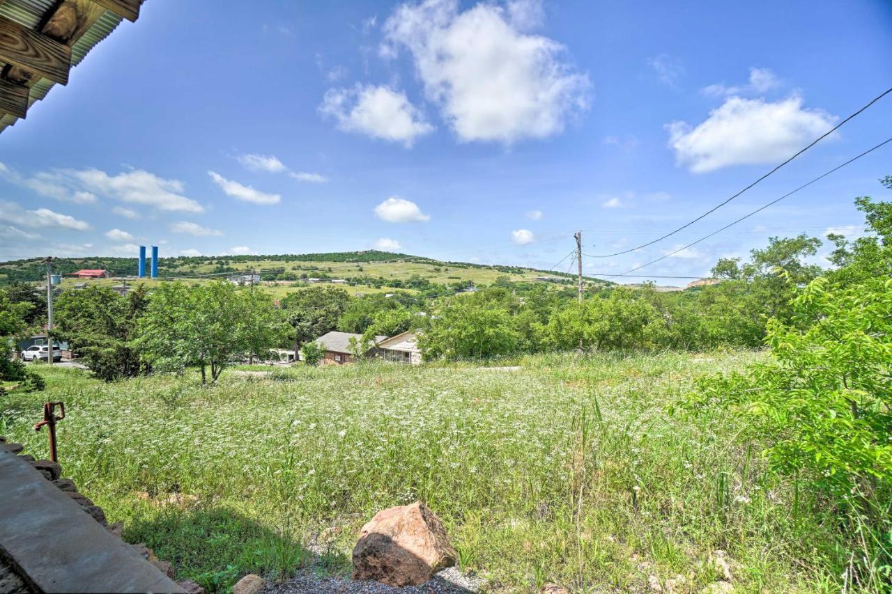 Enchanting Hilltop Cottage In Medicine Park! Exterior photo